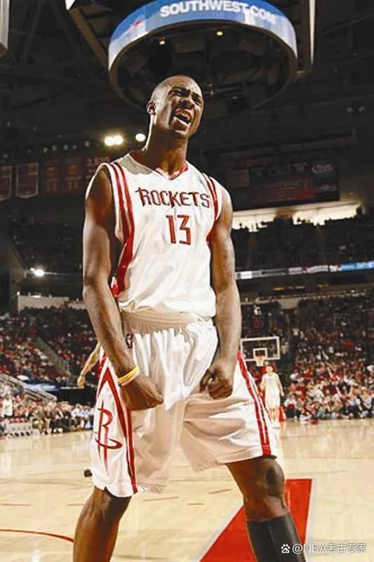 开云体育官网-萨克拉门托国王训练开放日，关键时刻完成体检引欢呼，NBA常规赛在即，临场指挥获称赞(克拉荷马雷霆vs萨克拉门托国王)