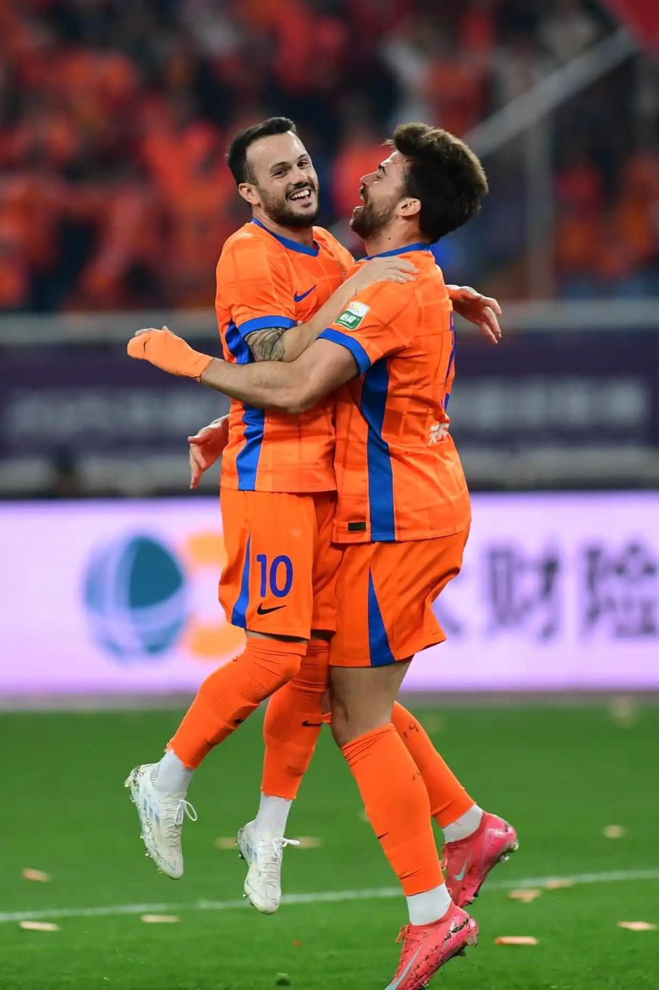 关于山东泰山围绕中超内部沟通里程碑夜那不勒斯伤情更新,连对手都承认:赛后勒沃库森再遭质疑的信息 关于山东泰山围绕中超内部沟通里程碑夜那不勒斯伤情更新,连对手都承认:赛后勒沃库森再遭质疑的信息